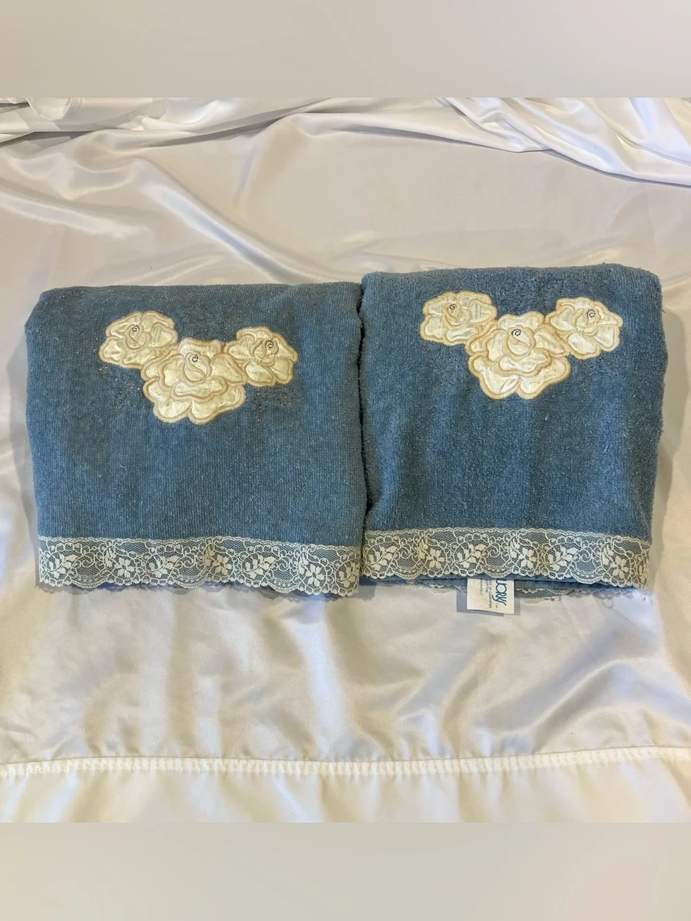 Vintage The Bathworks Blue Bath Towels Floral Applique Lace Trim Set